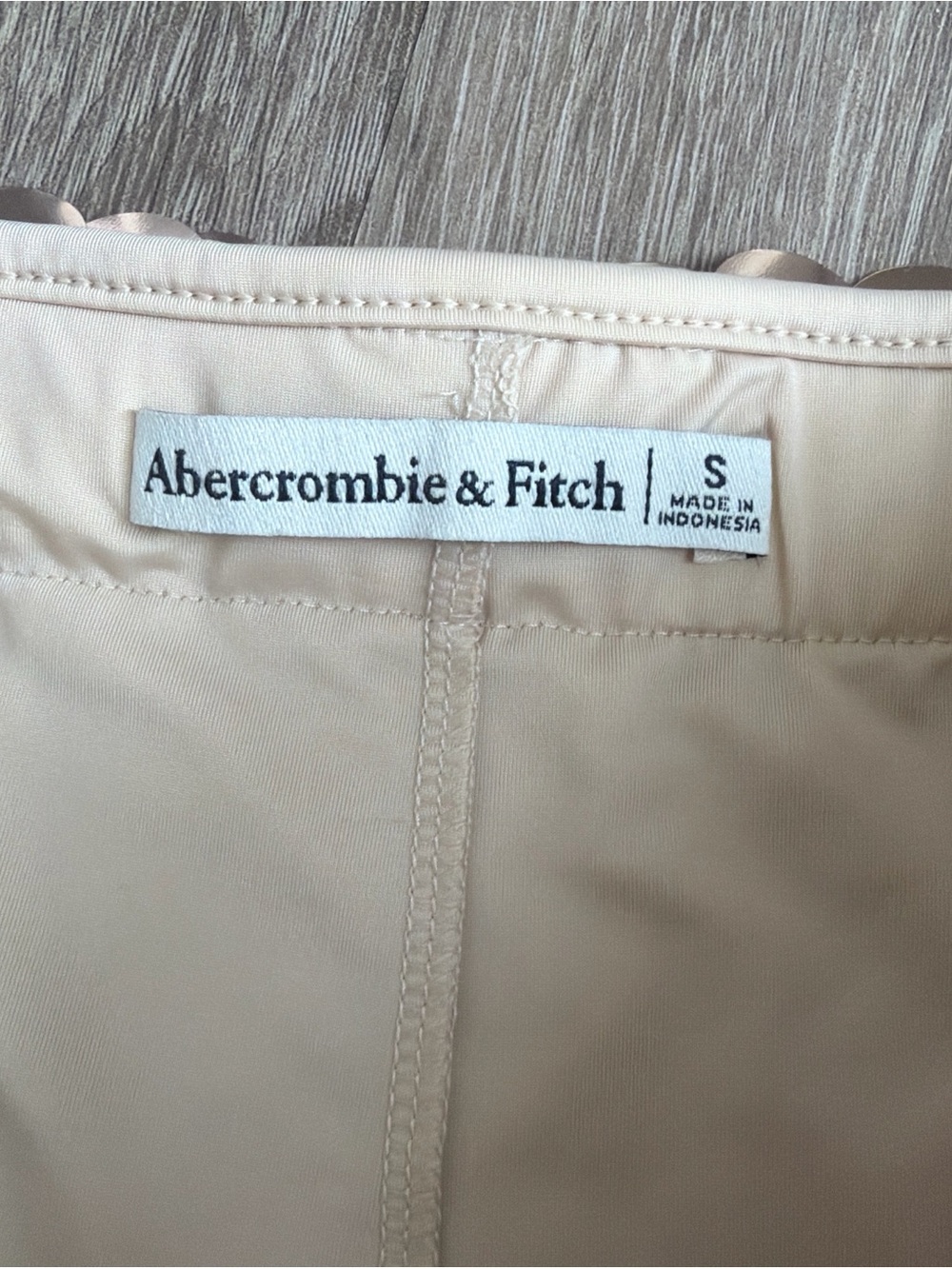 Abercrombie & Fitch Gold Sequin Mini Skirt - Picture 2 of 3